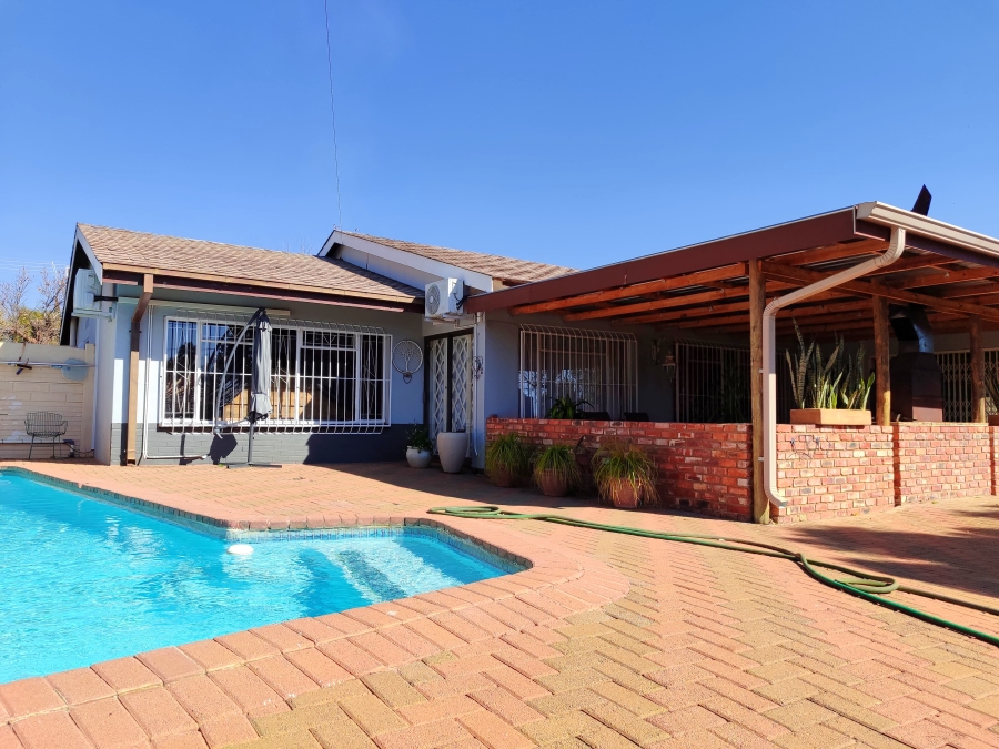 3 Bedroom Property for Sale in Meiringspark North West